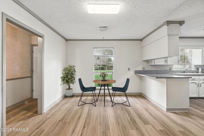 Building Photo - 301 Estainville Ave