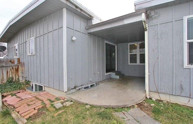 Building Photo - 7149 W Ustick Rd