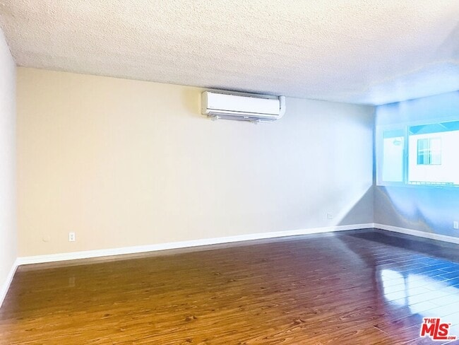 Building Photo - 1132 Alameda Ave