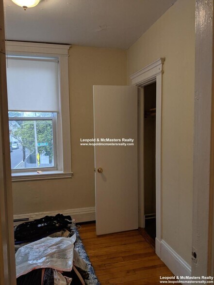 Building Photo - 2025 Commonwealth Ave