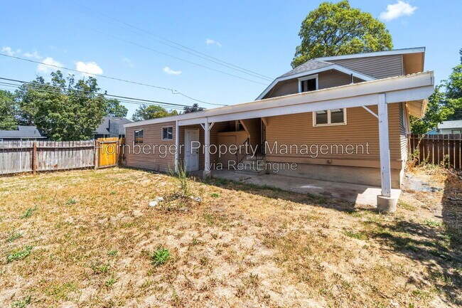 Building Photo - 2627 N Martin St