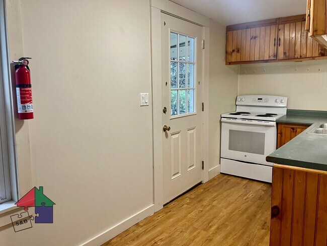 Building Photo - 293 US-302