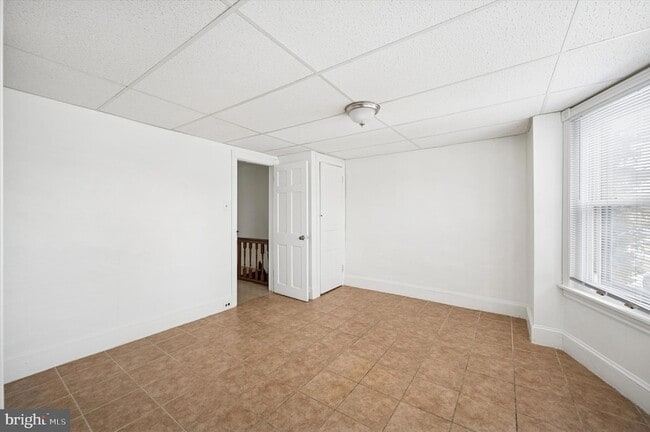 Building Photo - 6106 N Norwood St