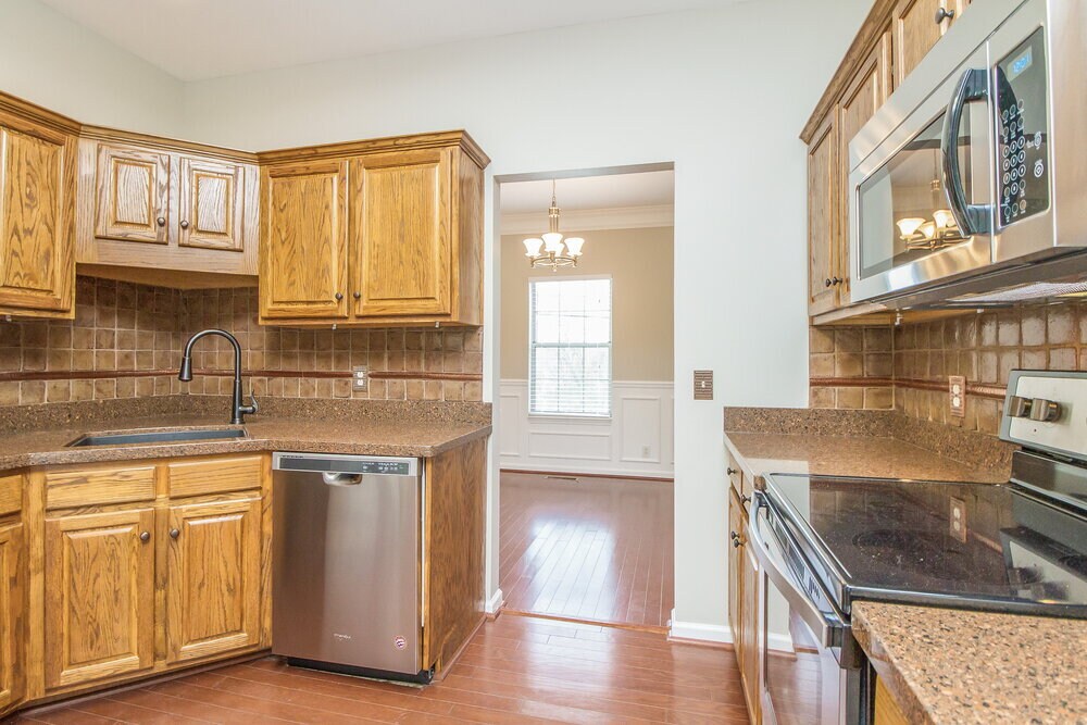 Building Photo - 6536 Broken Bow Dr
