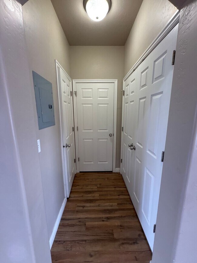 Building Photo - 1562 W 300 S