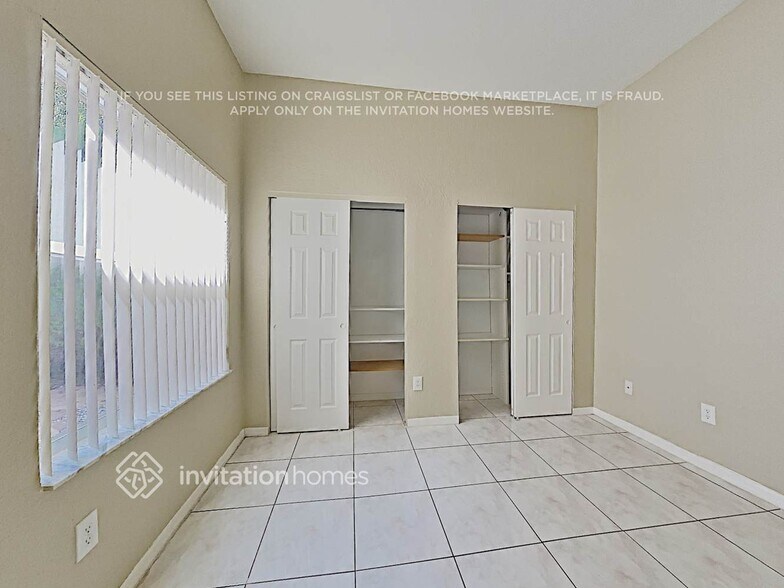 Building Photo - 1422 SW 158th Ave