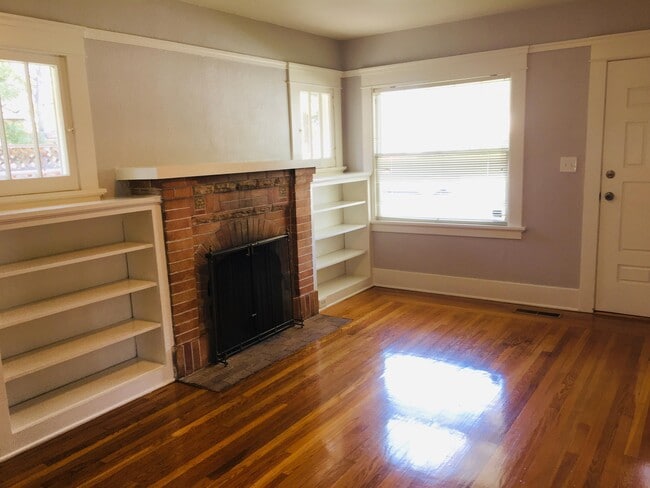 Building Photo - 1122 Channing Ave