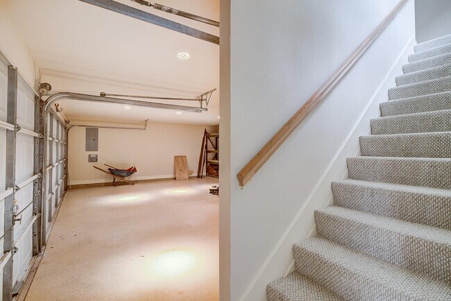 Building Photo - 17323 Jackson Pines Dr