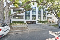 Building Photo - 821 3rd St