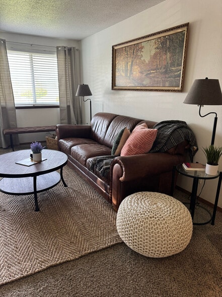 Building Photo - 601 S 60th Ave