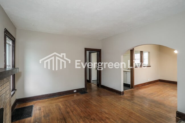 Building Photo - 3334 Dartmouth Dr