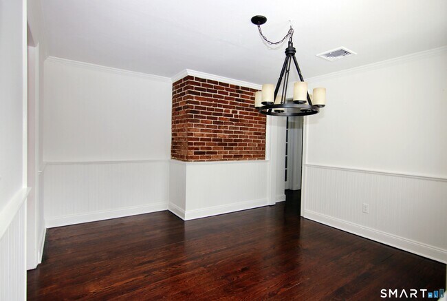 Building Photo - 37 Glen Ave