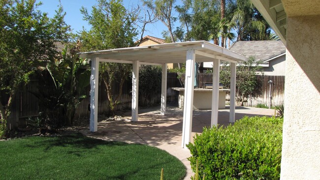 Building Photo - Home in Northwest Bakersfield with Solar