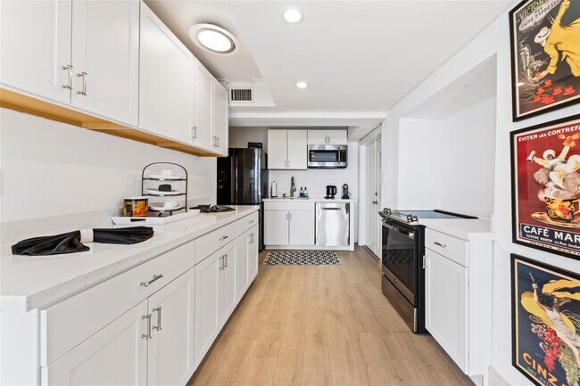 Building Photo - 1799 N Fort Lauderdale Beach Blvd