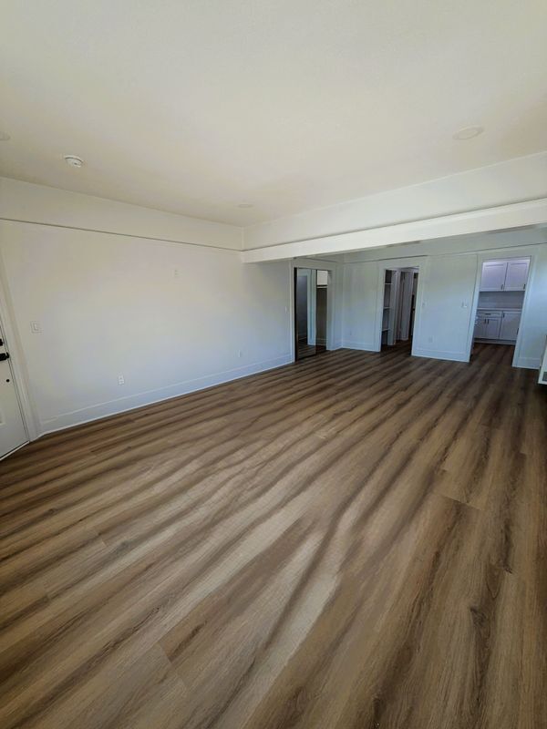 Building Photo - 1175 E Broadway