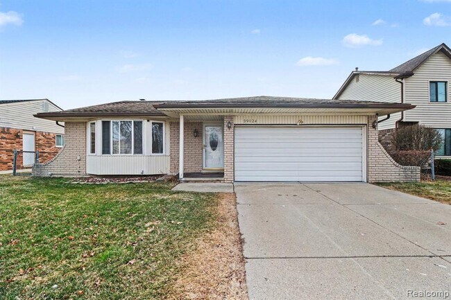 Building Photo - 39024 Faith Dr