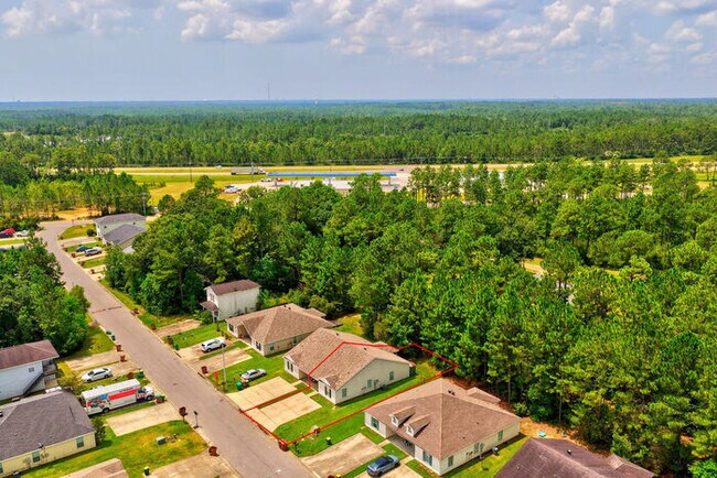 Building Photo - 15119 Deer Creek Dr
