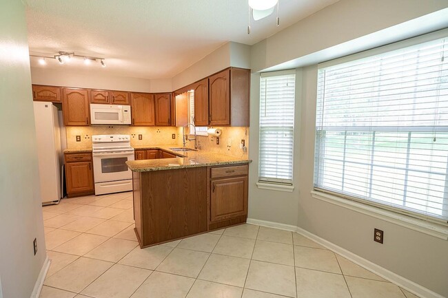 Building Photo - 4679 Inisheer Dr
