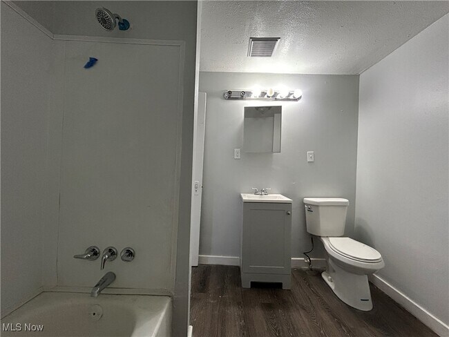 Building Photo - 3233 W 94th St