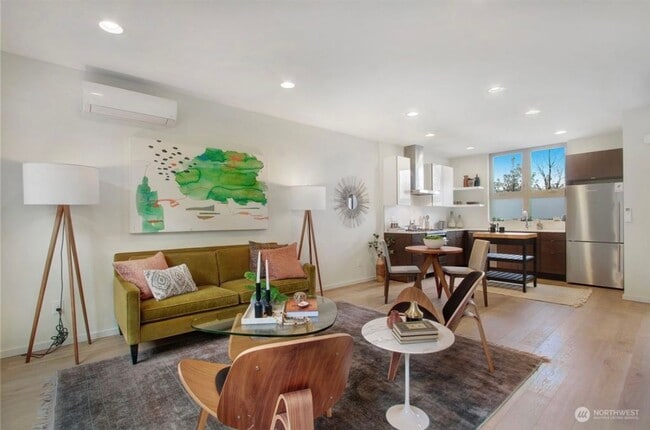 Building Photo - Welcome Home Modern Townhome in Georgetown