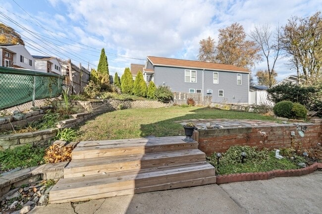 Building Photo - 537 Park Ave