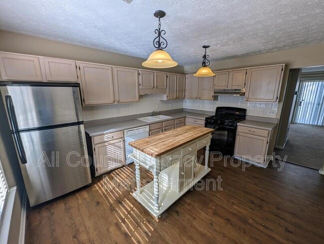 Building Photo - 3757 Meadow Creek Dr