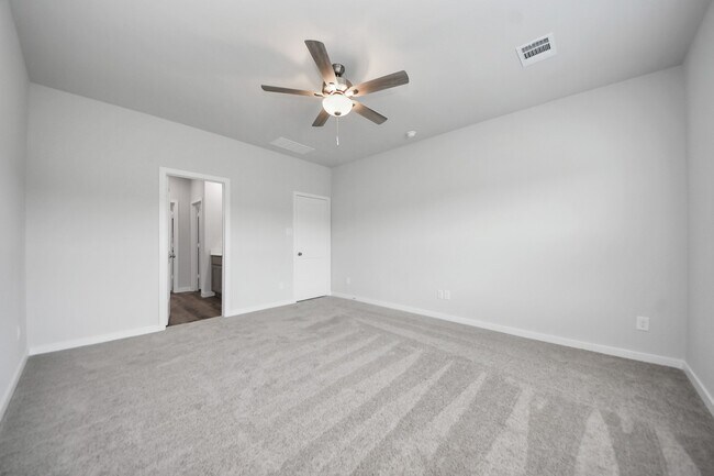 Building Photo - 135 Alset Dr