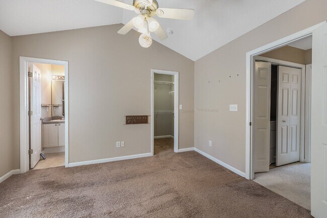 Building Photo - 2432 Bay Harbor Dr