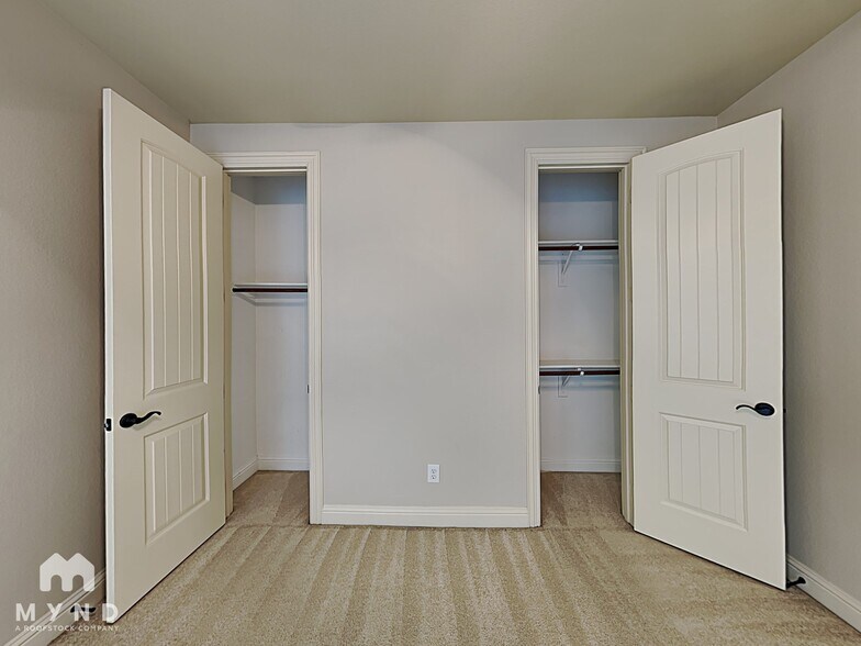 Building Photo - 2204 Apollonia Ln