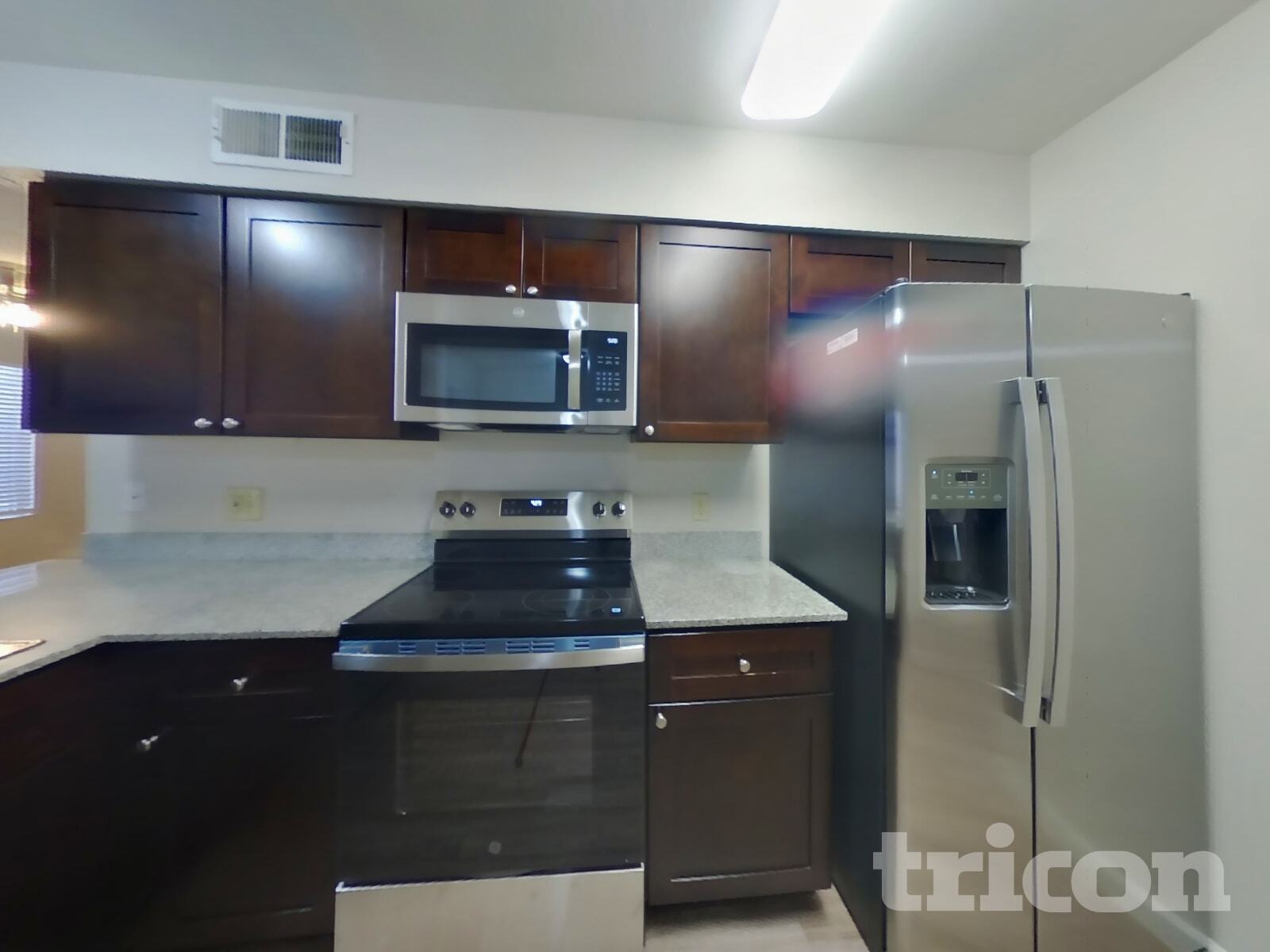 Building Photo - 904 W Yale Dr