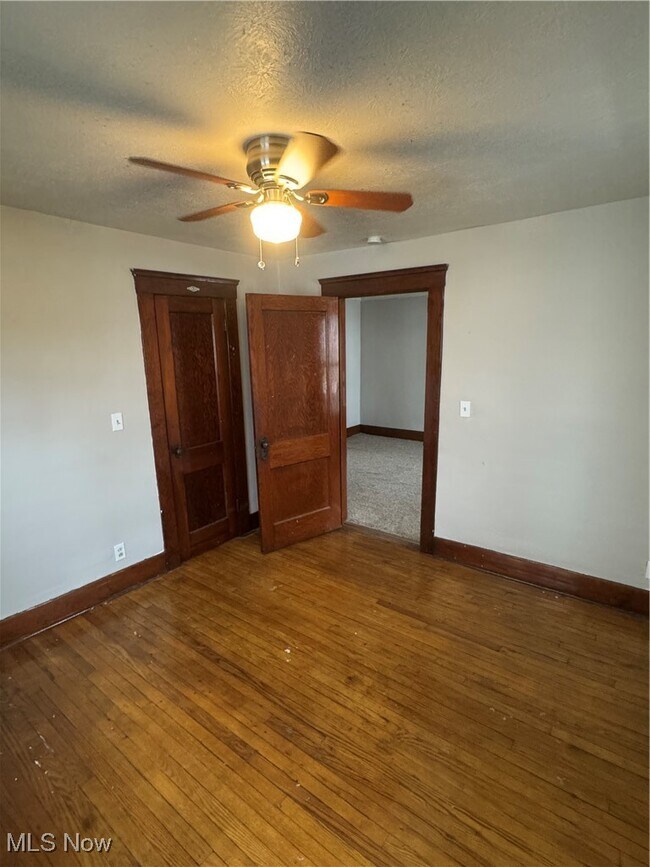 Building Photo - 1029 W 10th St