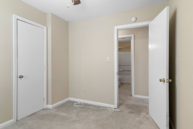 Building Photo - 503 Woodfin Rd