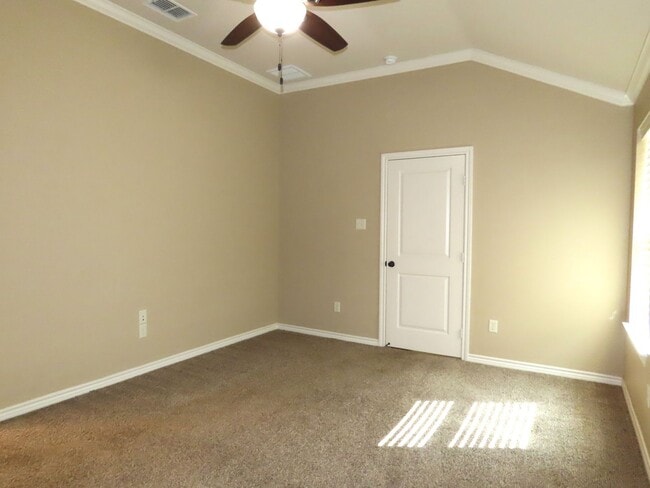 Building Photo - Coming Soon!! Lindale, Gorgeous 4 Bedroom, 2 Bath Home!