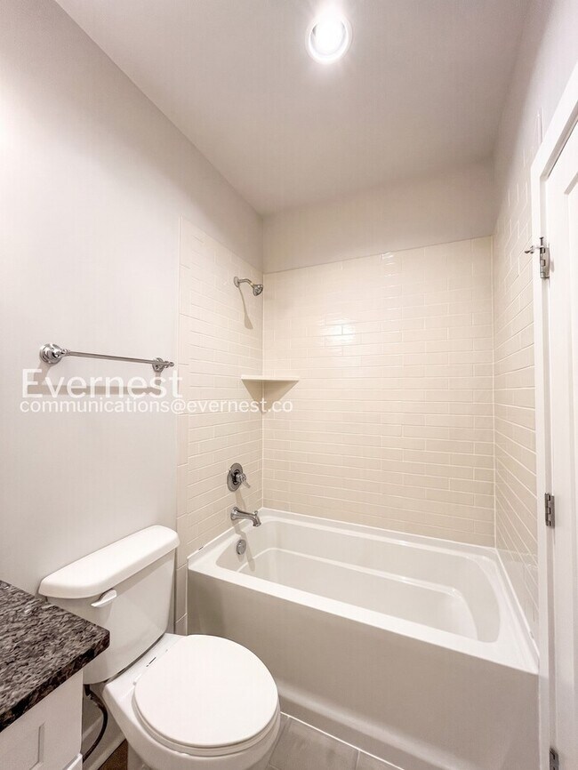 Building Photo - 3-Bed/3-Bath Home/Available Now!