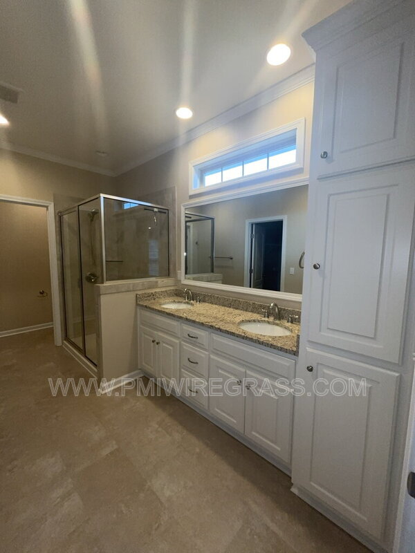 Building Photo - 697 Magnolia Ln