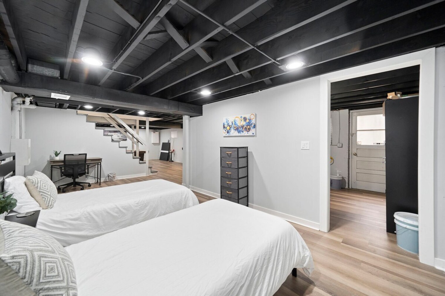 Building Photo - 334 W Central Ave