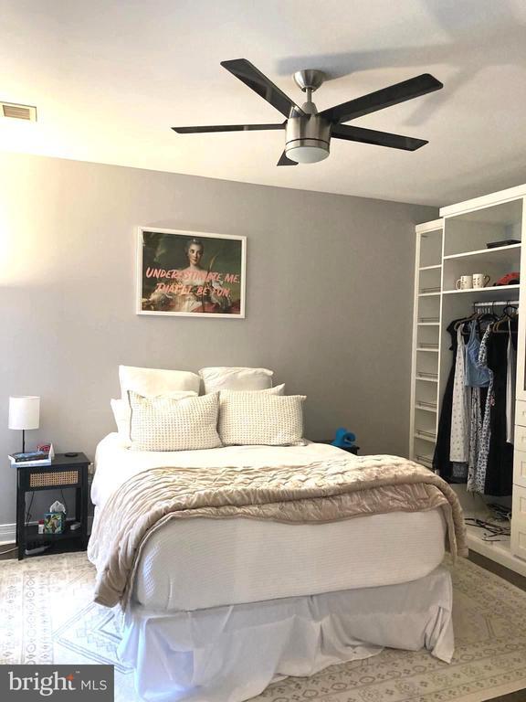 Building Photo - 1600 Arch St