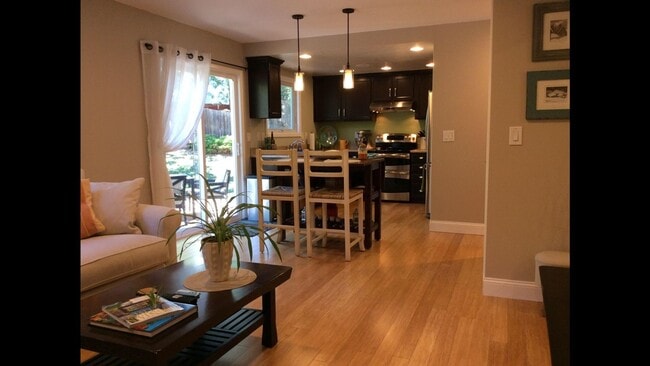Building Photo - Charming 4BR House in Littleton