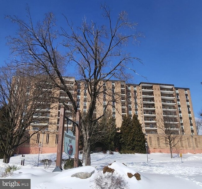 Building Photo - 1375 Pershing Blvd