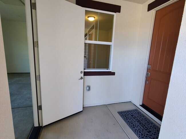 Building Photo - BEAUTIFUL BRAND NEW "NEXT-GEN" HOME W/ SOLAR & SIERRA VIEWS!!