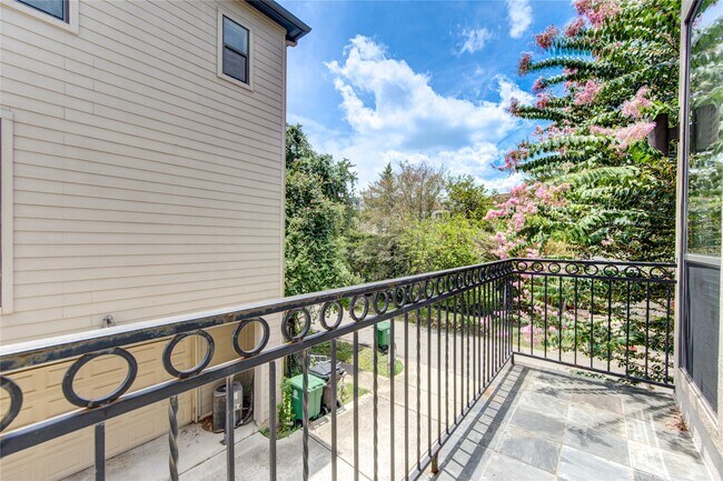 Building Photo - 1706 McDonald St