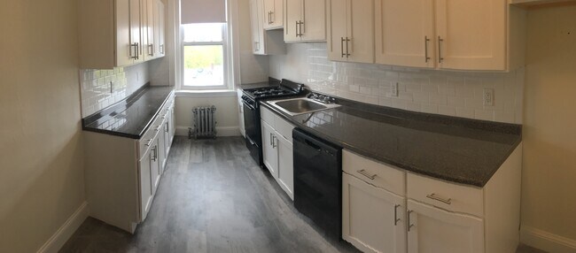 Building Photo - 2035 Commonwealth Ave