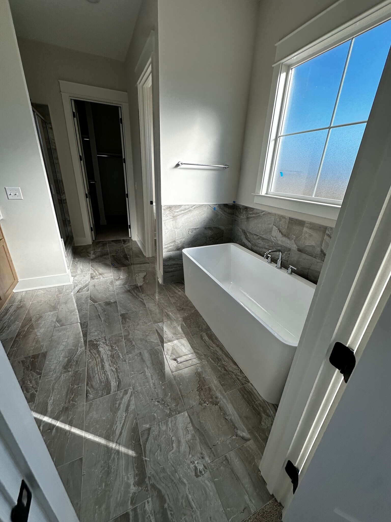 Master bath - 5904 Willoughby Way