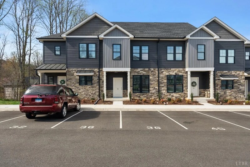 Building Photo - 32 English Commons Dr