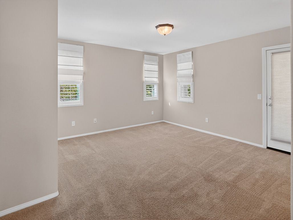 Building Photo - 28782 S Lake Dr
