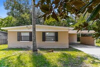 Building Photo - 2622 Kingstree Dr W