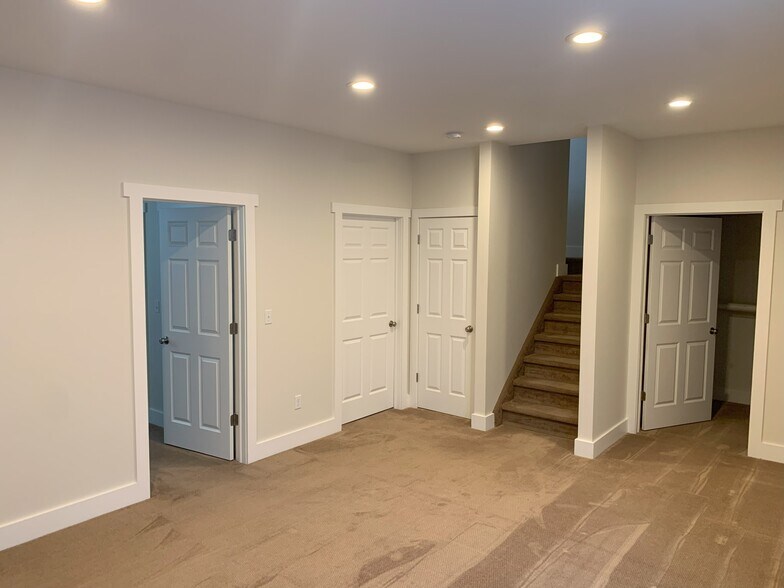Lower Level Family Room - 41 Dieskau St