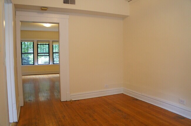 Building Photo - 2516-2526 N Kedzie Blvd