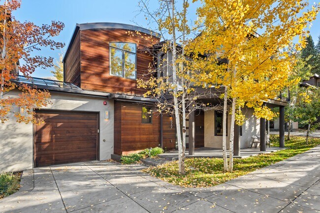 Building Photo - 522 Spruce St