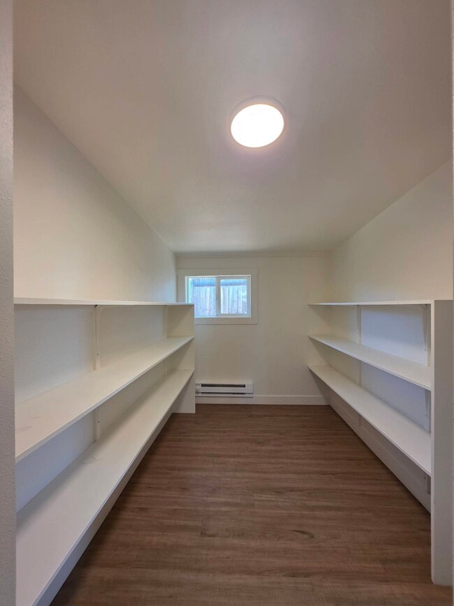 Building Photo - 2021 N Rd 48